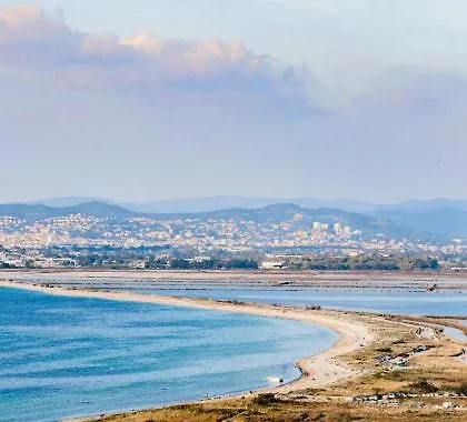 Les Terrasses Du Port Hyères